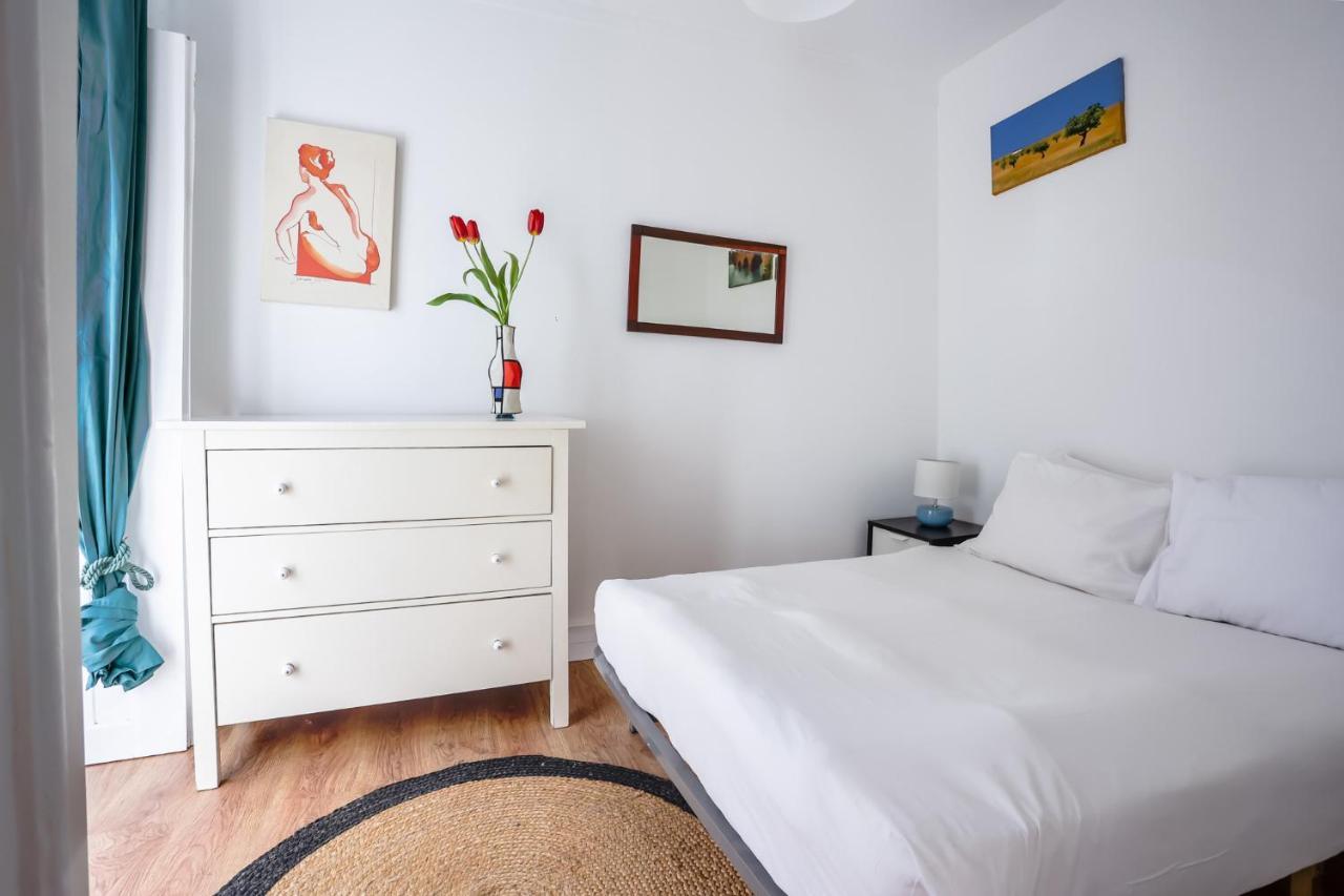 City Center Apt In Lively Bairro Alto! 리스본 외부 사진