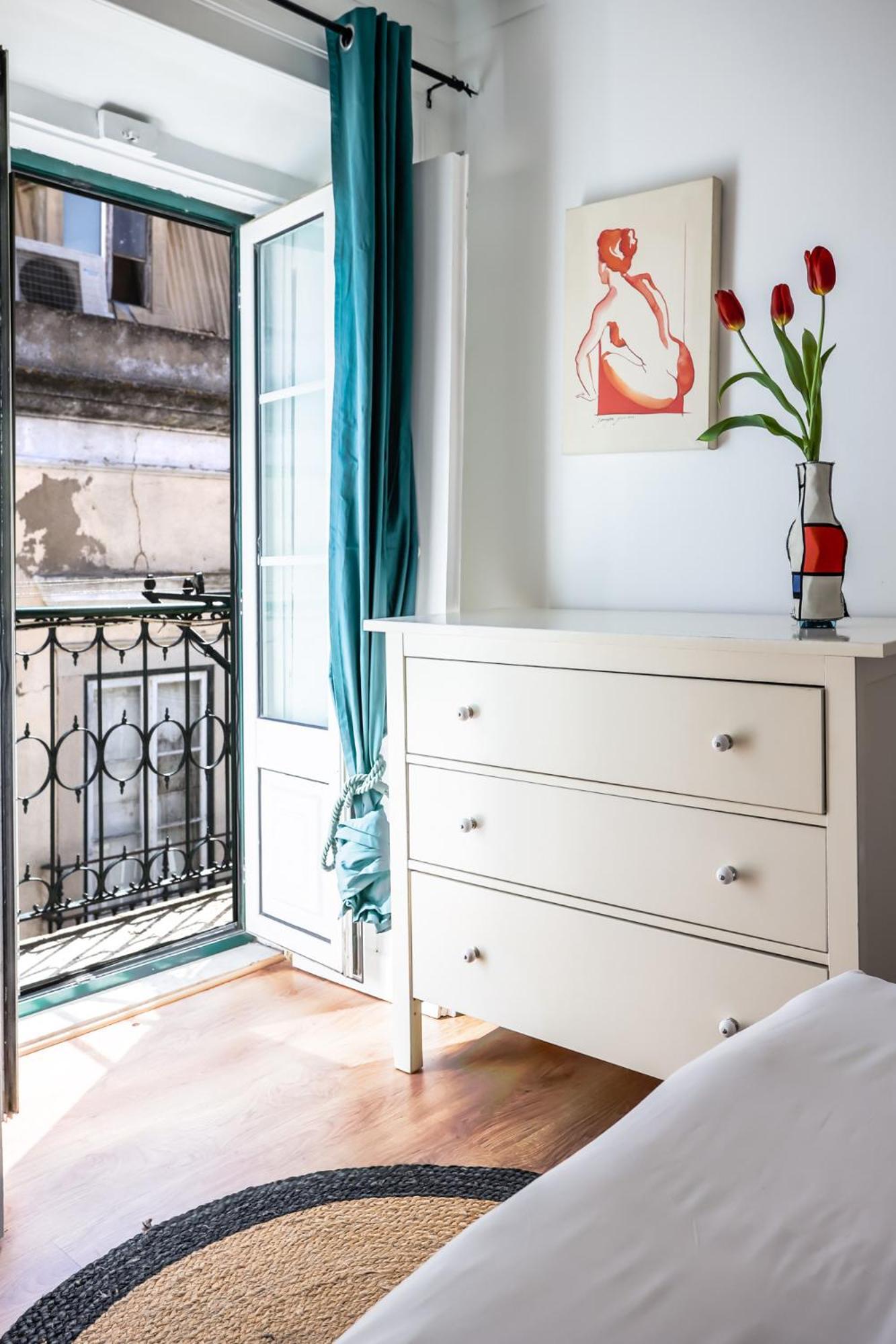 City Center Apt In Lively Bairro Alto! 리스본 외부 사진