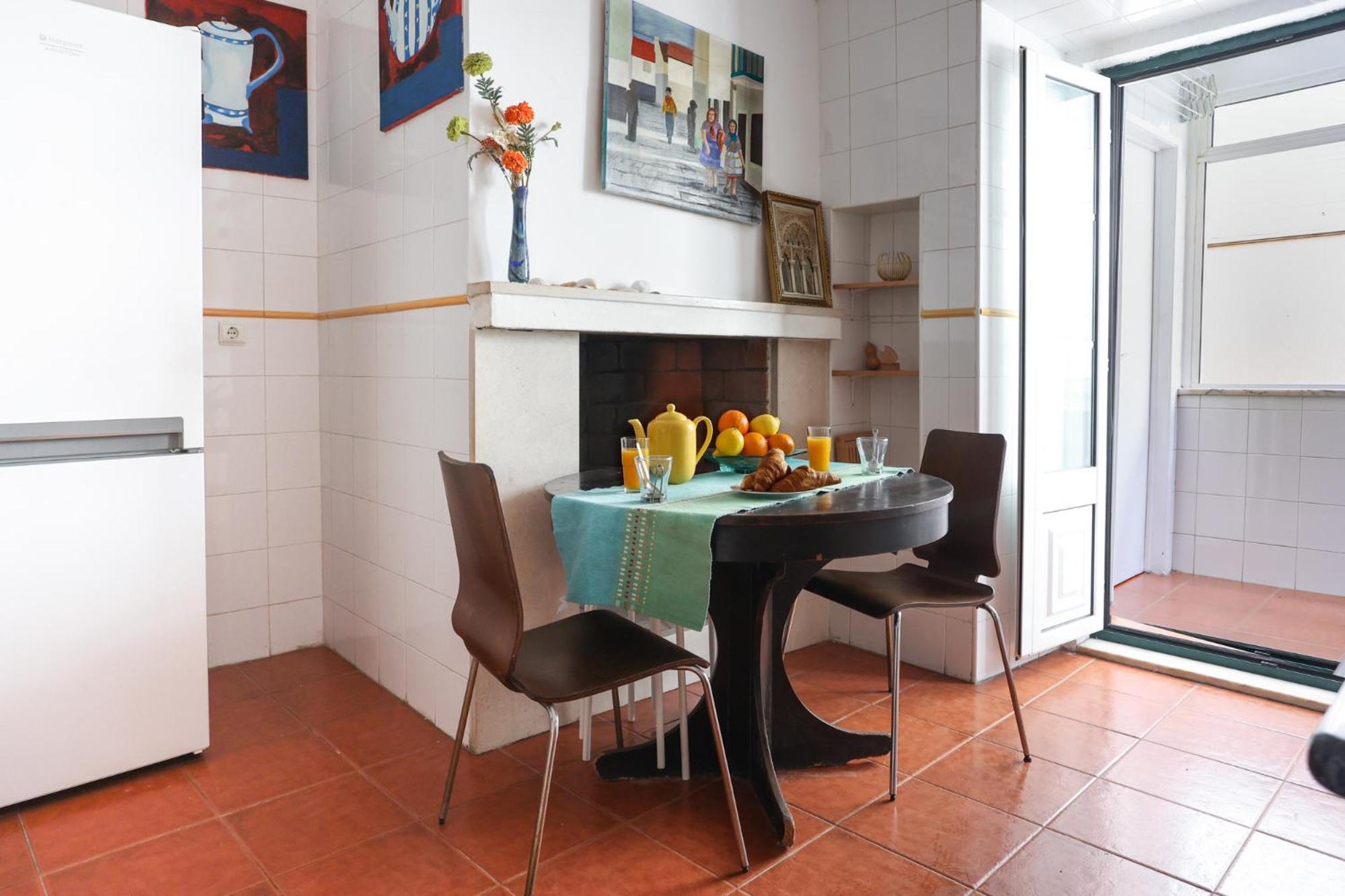 City Center Apt In Lively Bairro Alto! 리스본 외부 사진